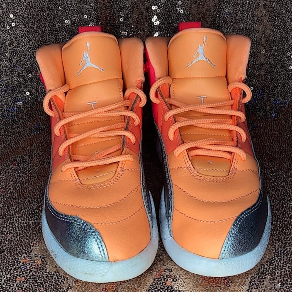Girls Jordan 12